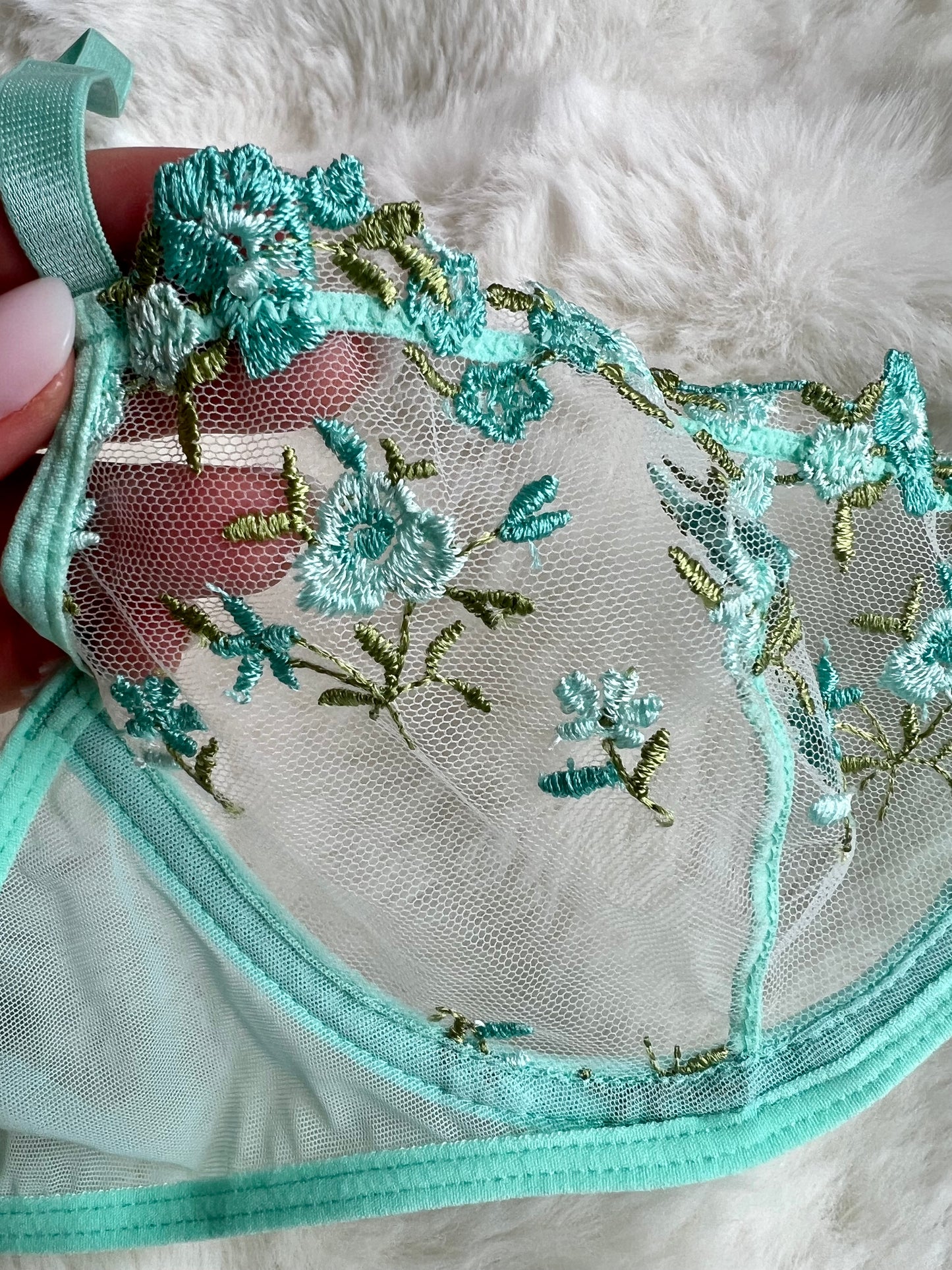 Mint Lace