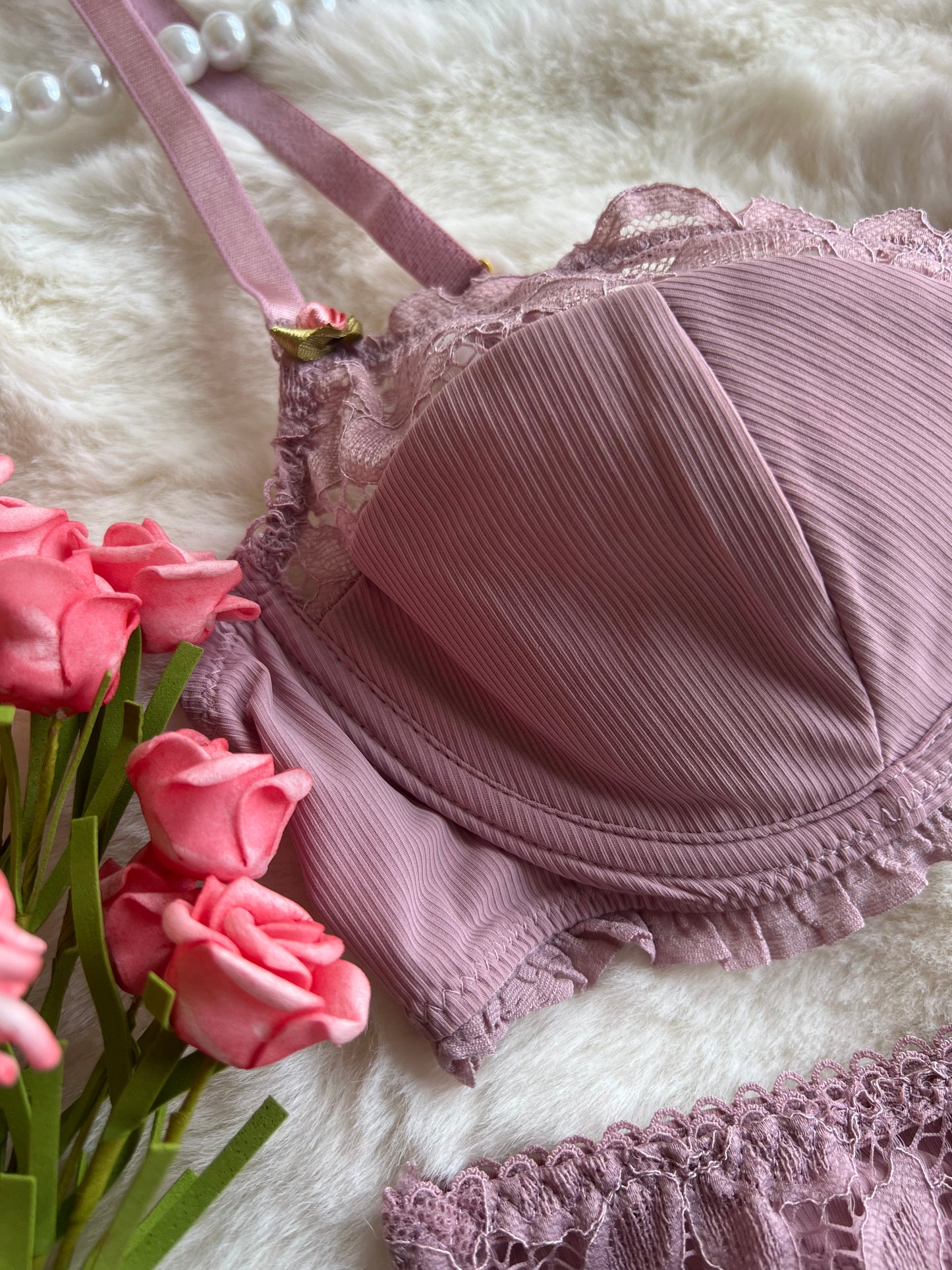 The Mauve Lace